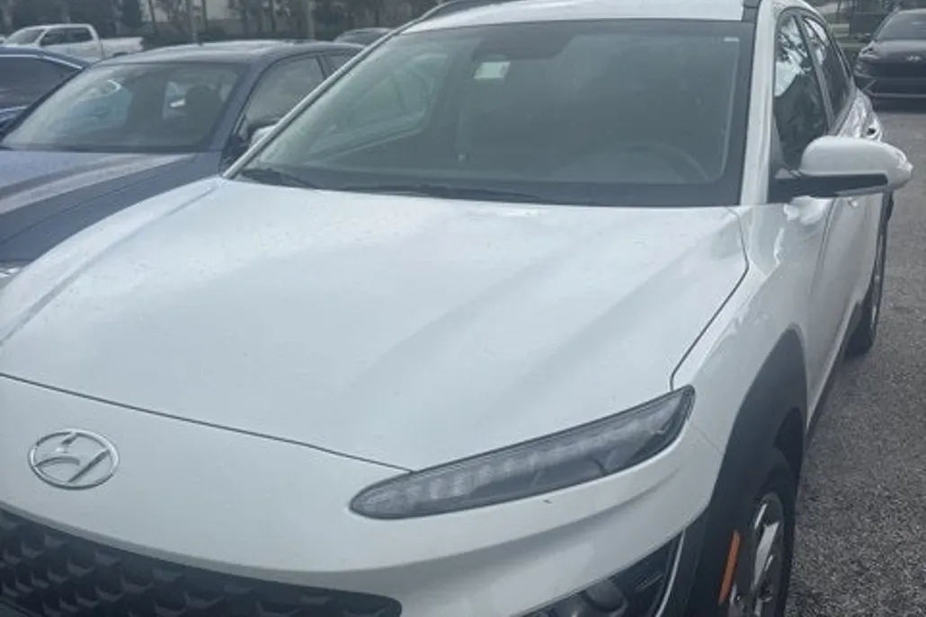 2023 Hyundai Kona SEL photo 1