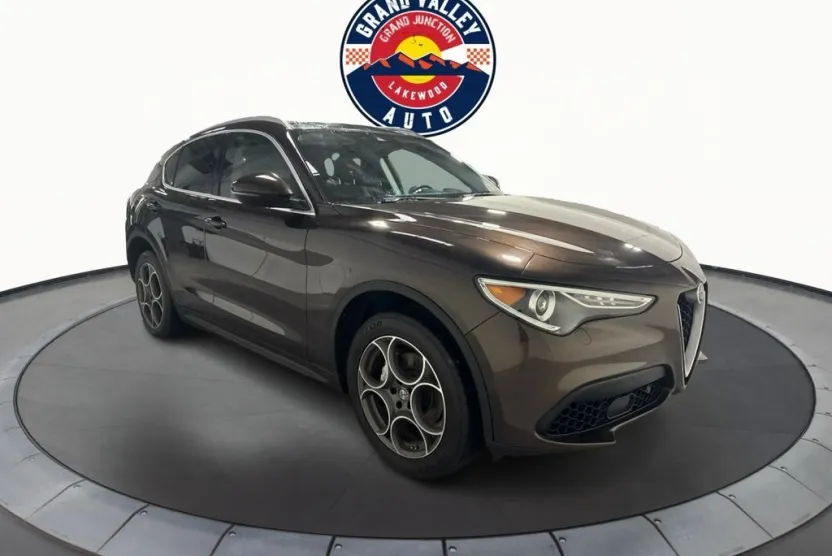2018 Alfa Romeo Stelvio Ti photo 1