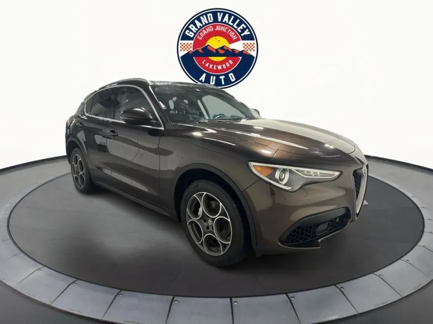 2018 Alfa Romeo Stelvio Ti photo 1