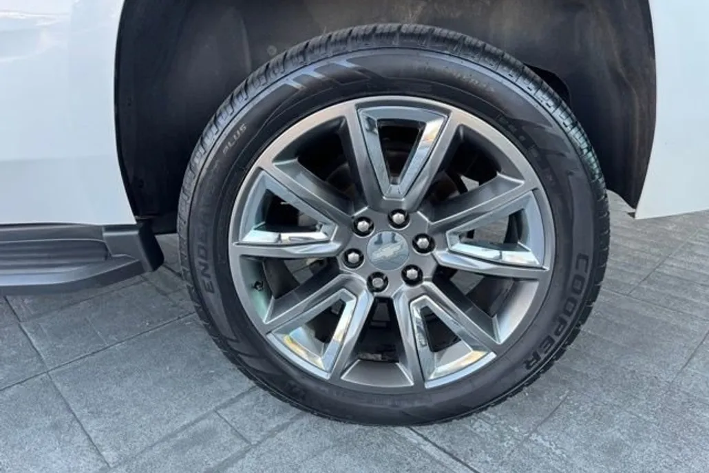 2020 Chevrolet Tahoe LT photo 1