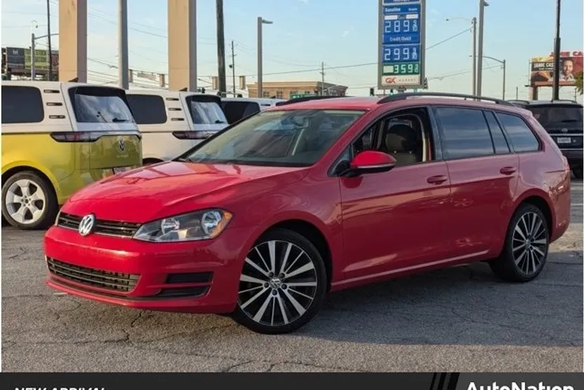 2017 Volkswagen Golf SportWagen S photo 1