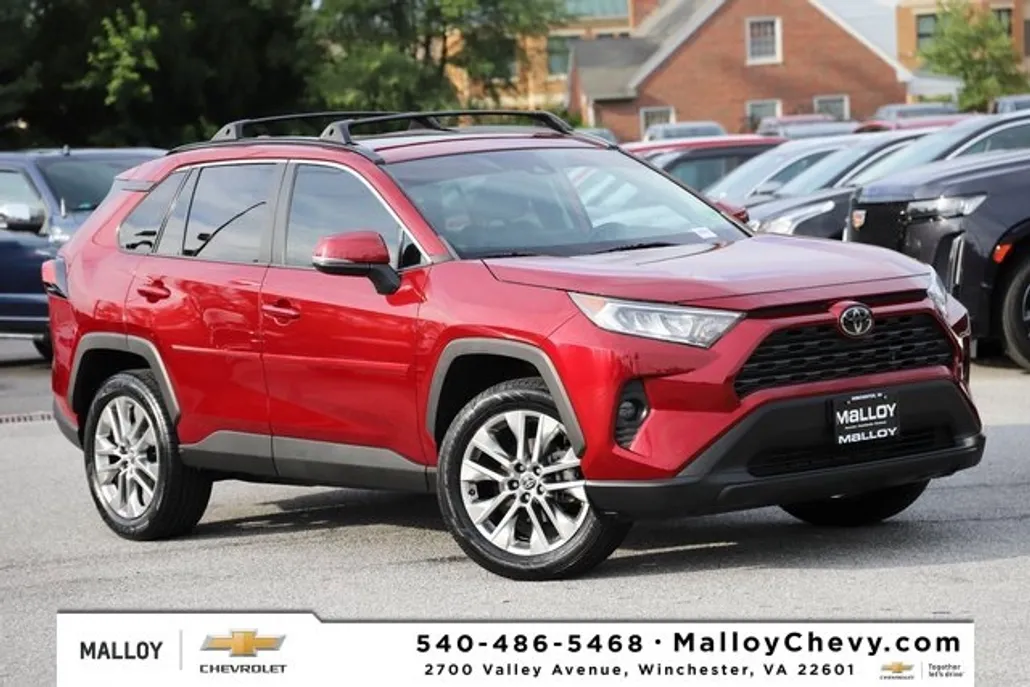 2021 Toyota RAV4 XLE Premium photo 1