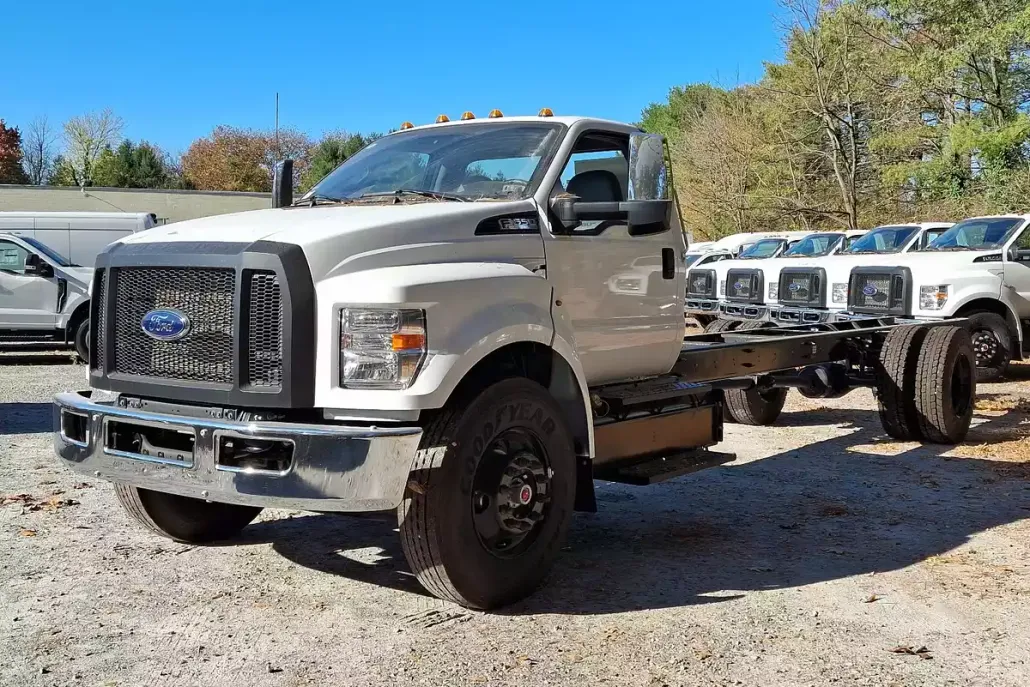 2025 Ford F-650 Base photo 1