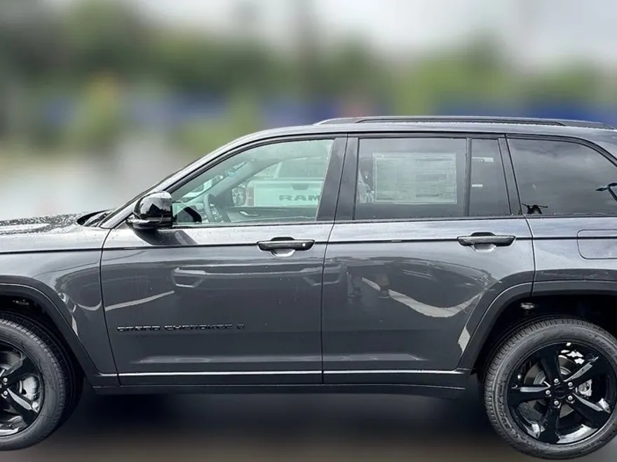 2025 Jeep Grand Cherokee Limited photo 1