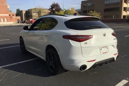 2023 Alfa Romeo Stelvio Ti photo 3