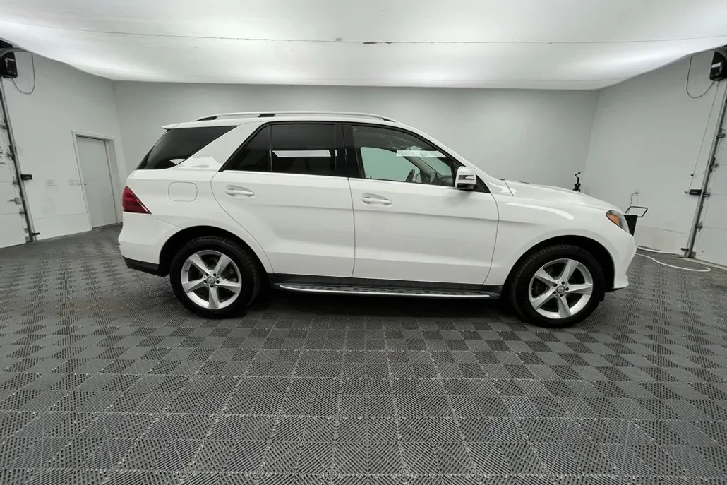 2017 Mercedes Benz GLE 350 4MATIC photo 1