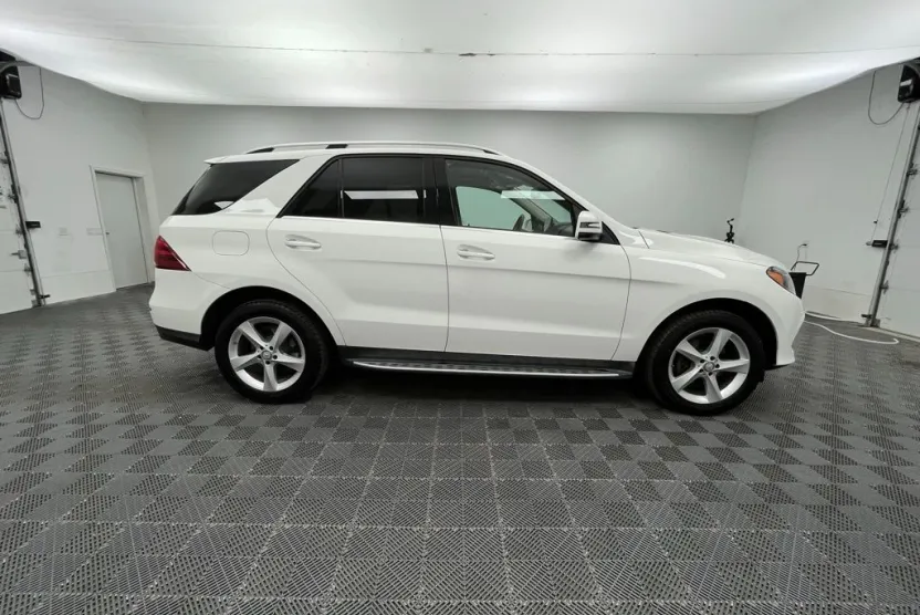 2017 Mercedes Benz GLE 350 4MATIC photo 1