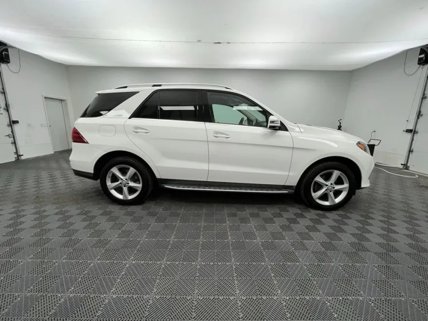2017 Mercedes Benz GLE 350 4MATIC photo 1
