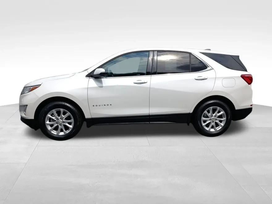 2018 Chevrolet Equinox LT photo 1