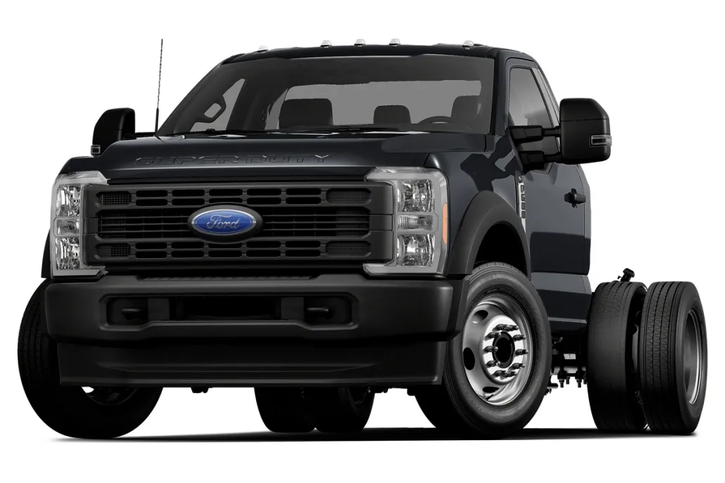 2025 Ford F-600 photo 1