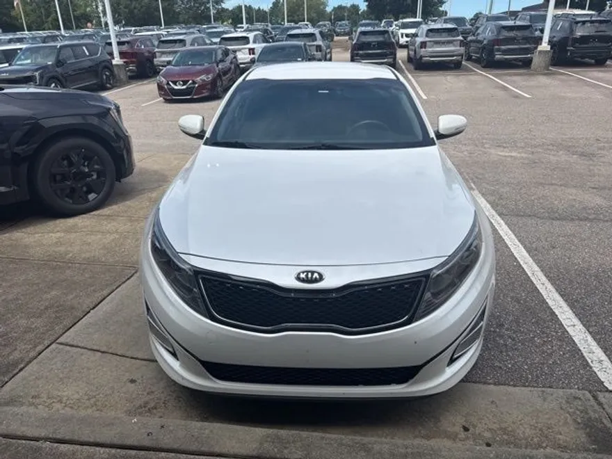 2015 Kia Optima LX photo 1