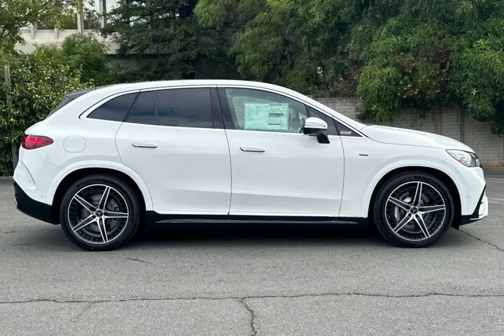 2025 Mercedes Benz EQE SUV AMG photo 1