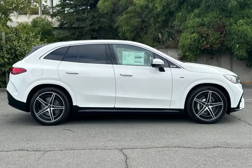 2025 Mercedes Benz EQE SUV AMG photo 1