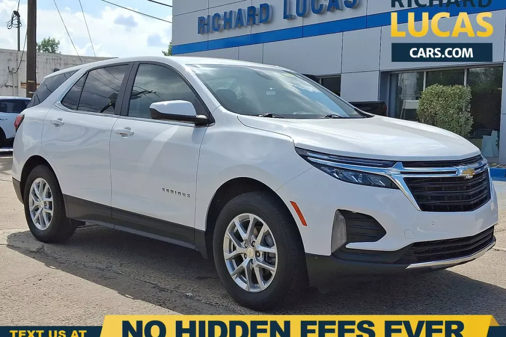 2024 Chevrolet Equinox LT photo 1