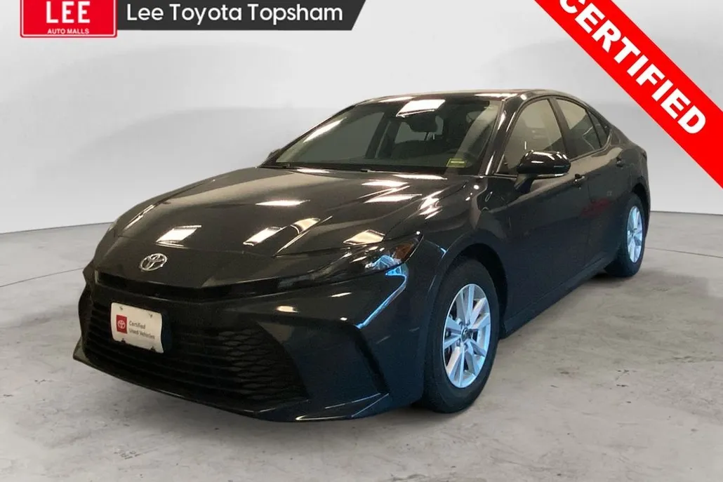 2025 Toyota Camry LE photo 1