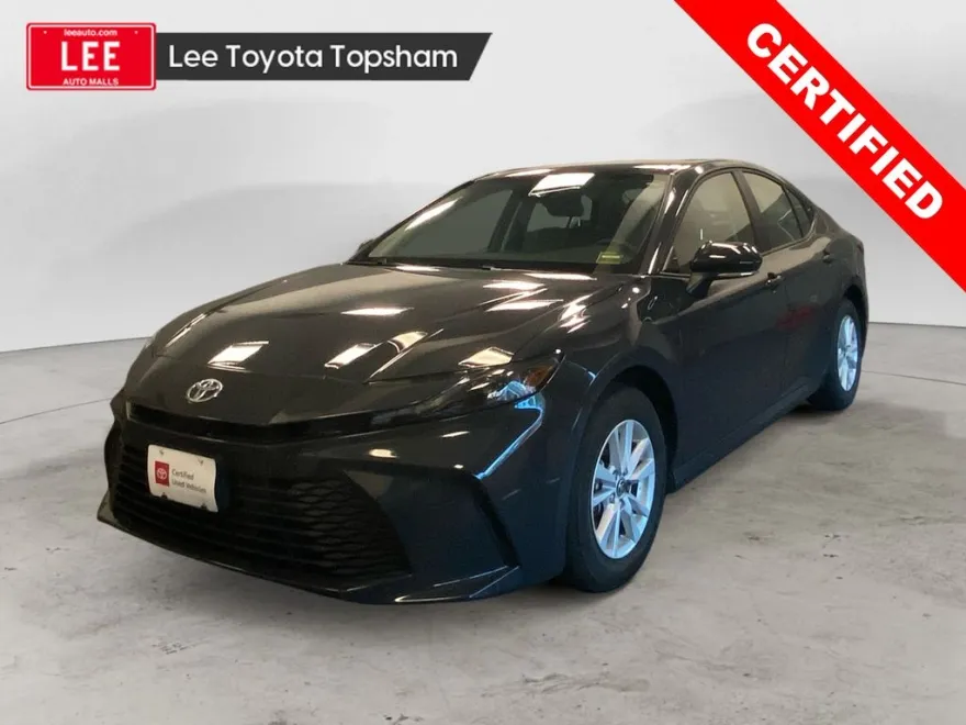 2025 Toyota Camry LE photo 1