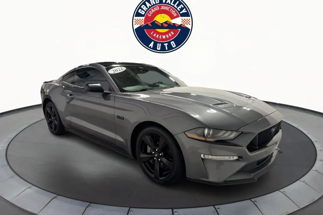 2022 Ford Mustang GT photo 1