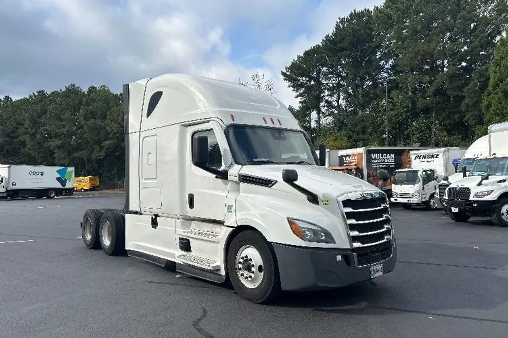 2021 Freightliner Cascadia 126" Sleeper Cab photo 1