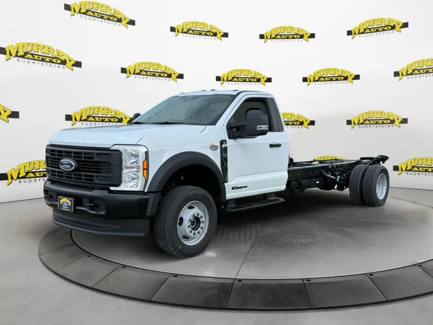 2025 Ford F-600 photo 1