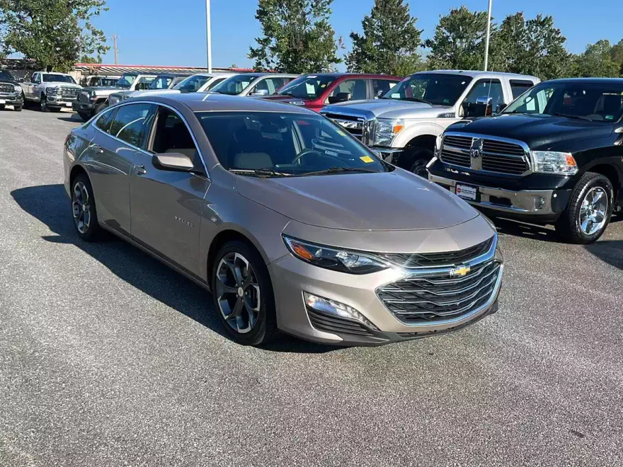2023 Chevrolet Malibu 1LT photo 1