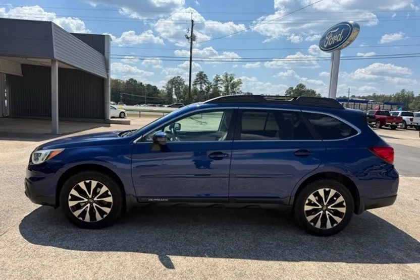 2015 Subaru Outback 3.6R Limited photo 1