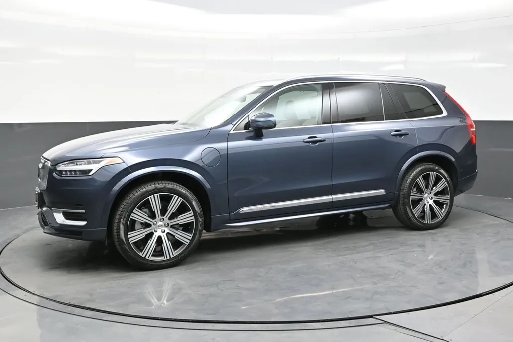 2023 Volvo XC90 T8 Ultimate photo 1