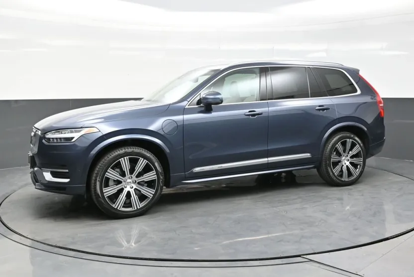 2023 Volvo XC90 T8 Ultimate photo 1