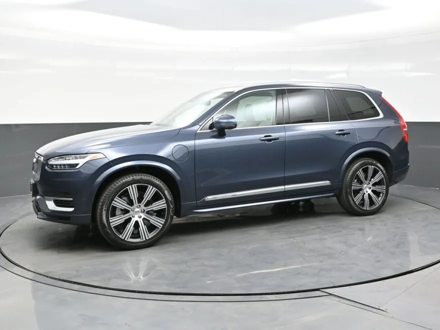 2023 Volvo XC90 T8 Ultimate photo 1