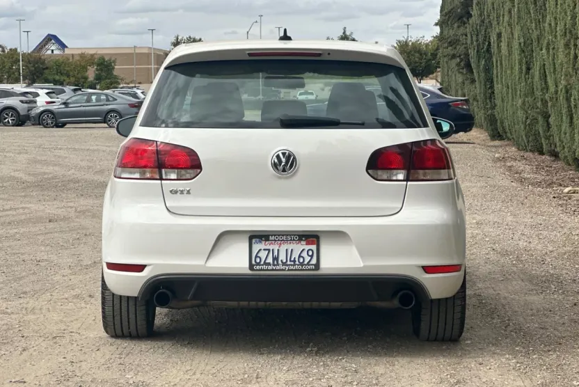 2013 Volkswagen Golf GTI Base photo 1