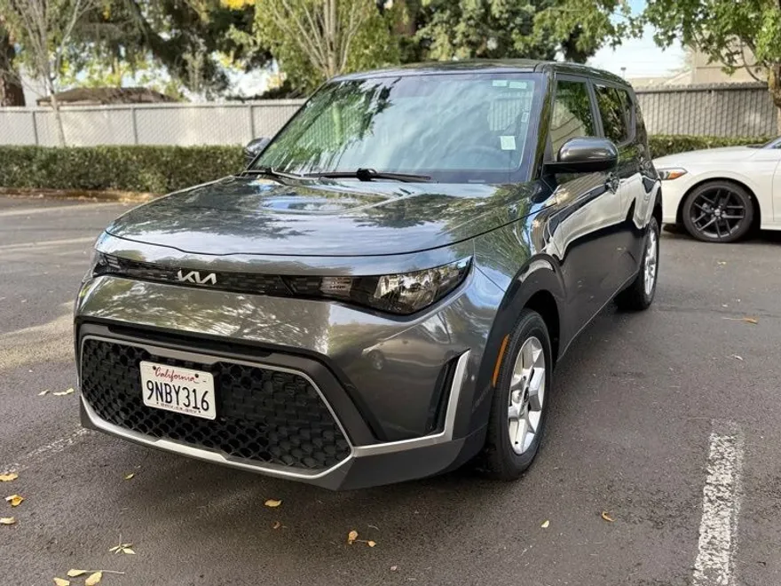 2024 Kia Soul LX photo 1
