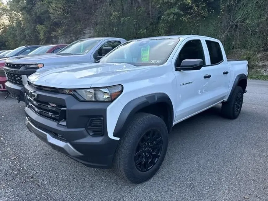 2023 Chevrolet Colorado Trail Boss photo 1