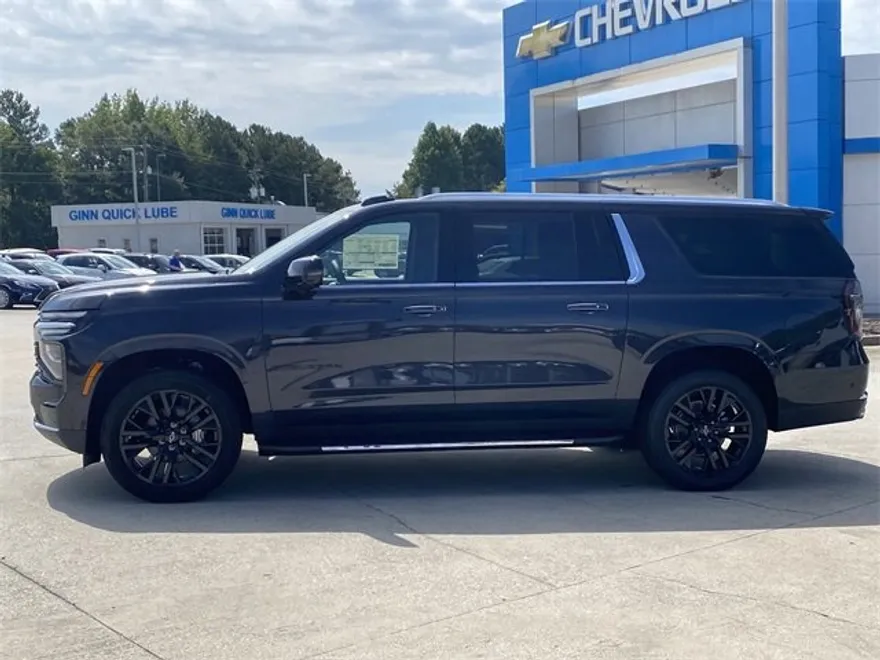 2025 Chevrolet Suburban Premier photo 1