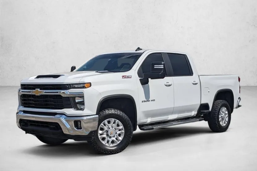 2024 Chevrolet Silverado 2500HD LT photo 1