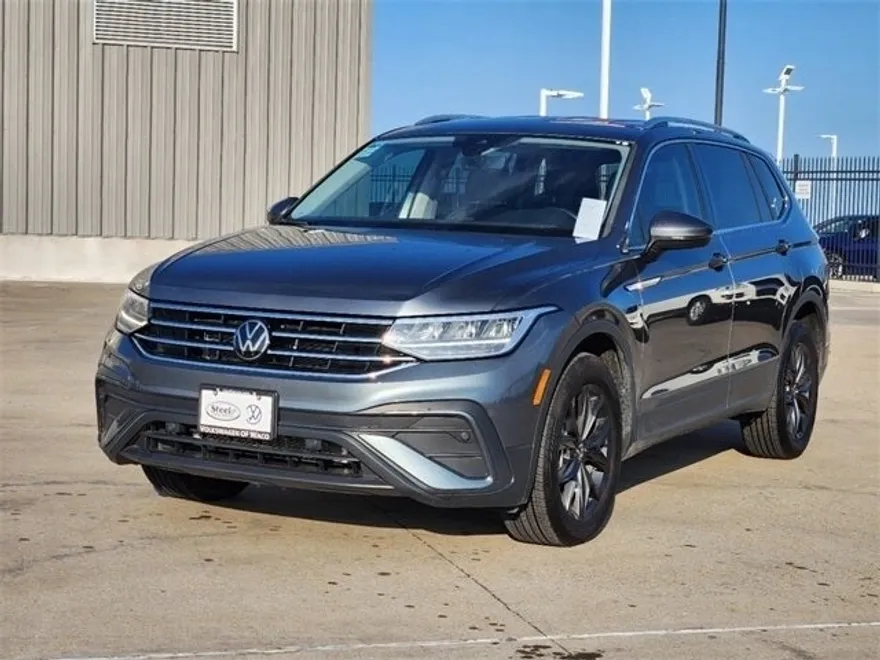 2024 Volkswagen Tiguan SE photo 1
