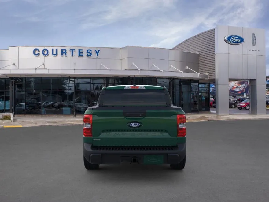 2025 Ford Maverick XLT photo 1