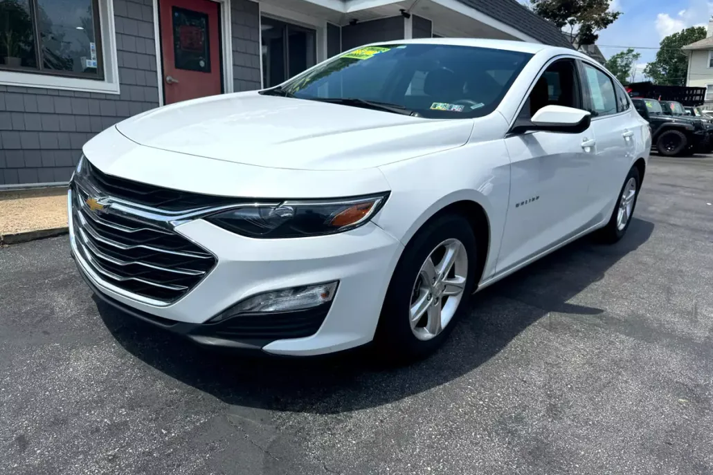 2023 Chevrolet Malibu 1LT photo 1