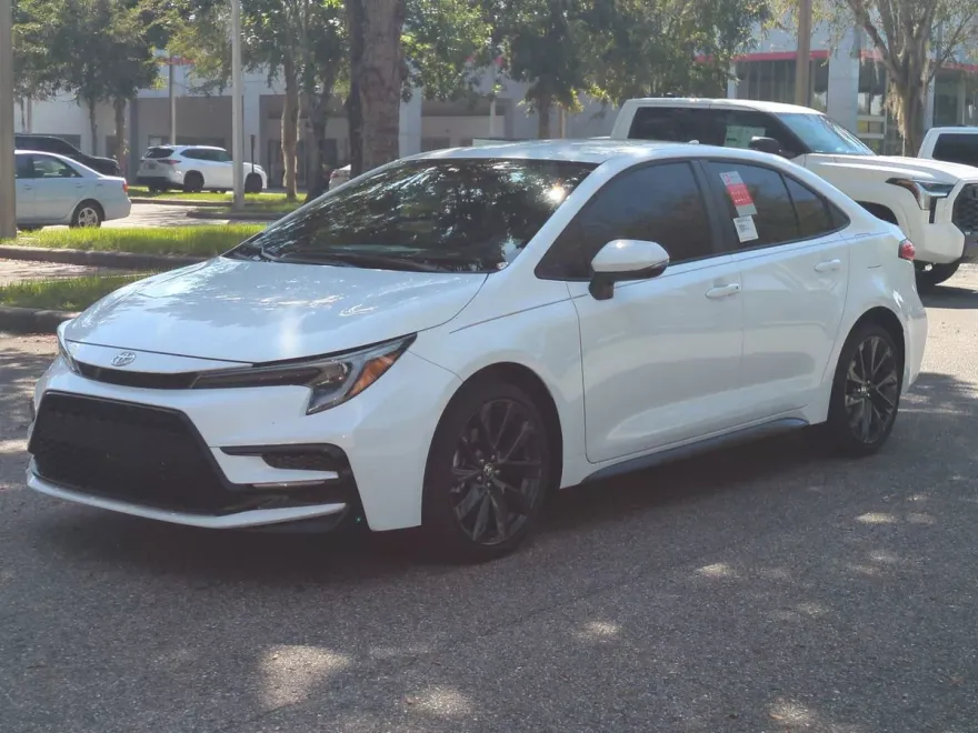 2025 Toyota Corolla SE photo 1