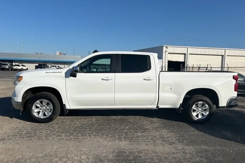 2024 Chevrolet Silverado 1500 LT photo 1