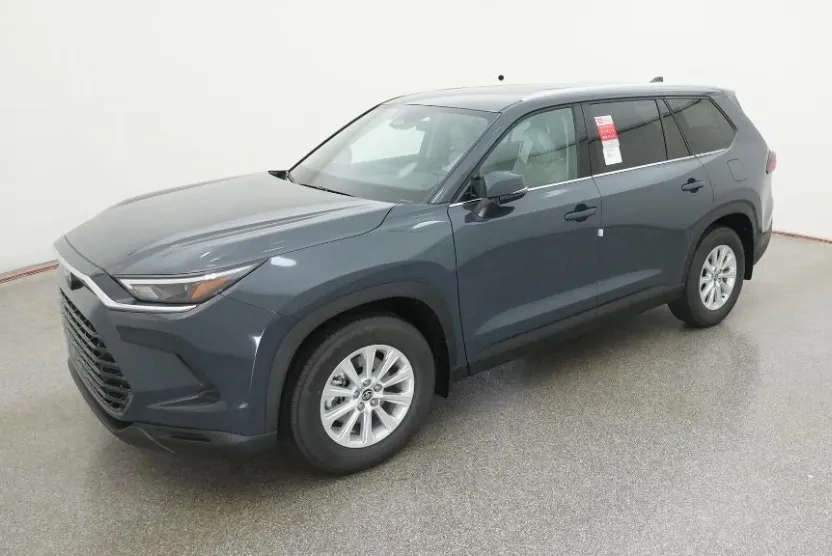 2026 Toyota Highlander Hybrid XLE photo 1