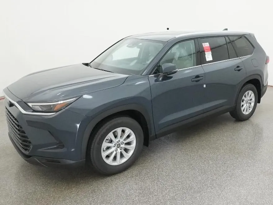 2026 Toyota Highlander Hybrid XLE photo 1