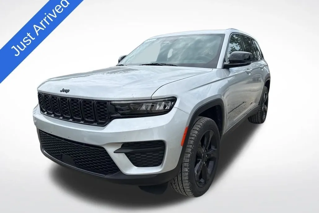 2022 Jeep Grand Cherokee Altitude photo 1