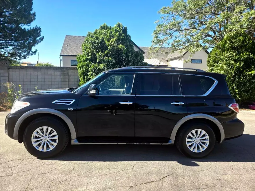 2018 Nissan Armada SV photo 1