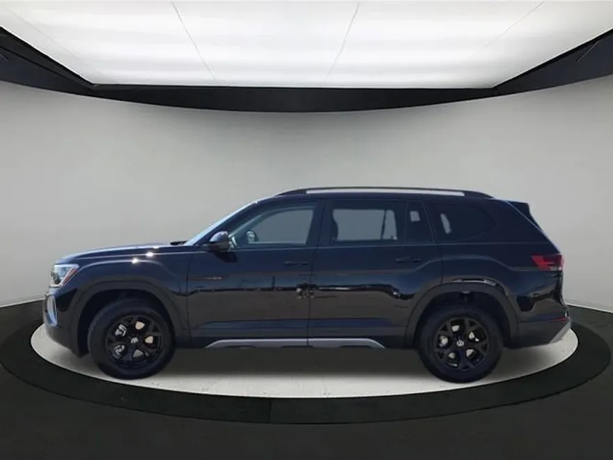 2025 Volkswagen Atlas Peak Edition SE photo 1