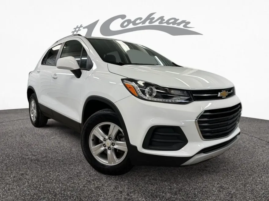2022 Chevrolet Trax LT photo 1