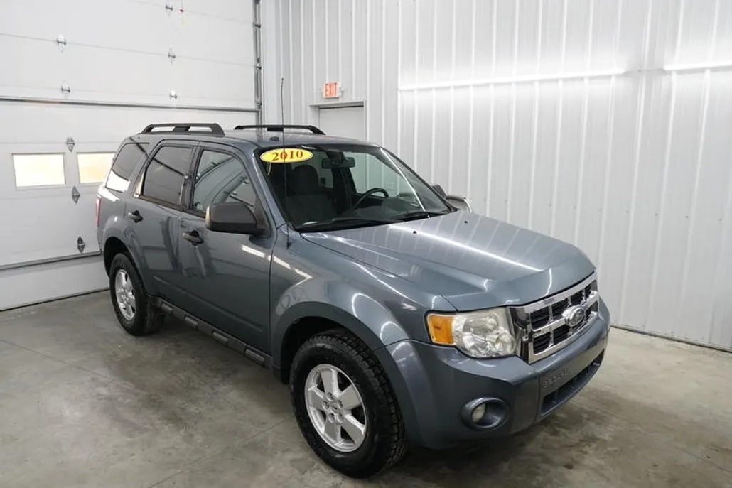 2010 Ford Escape XLT photo 1