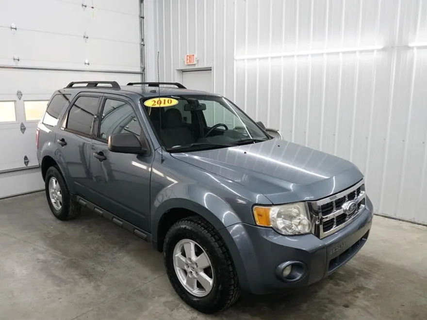 2010 Ford Escape XLT photo 1