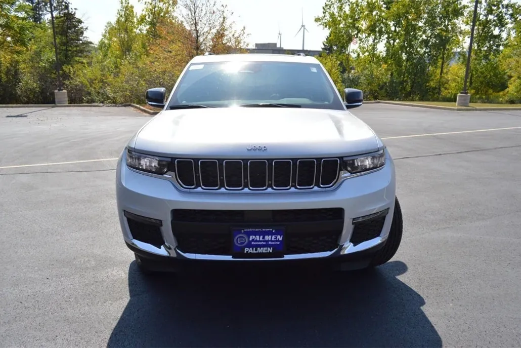 2025 Jeep Grand Cherokee Limited photo 1