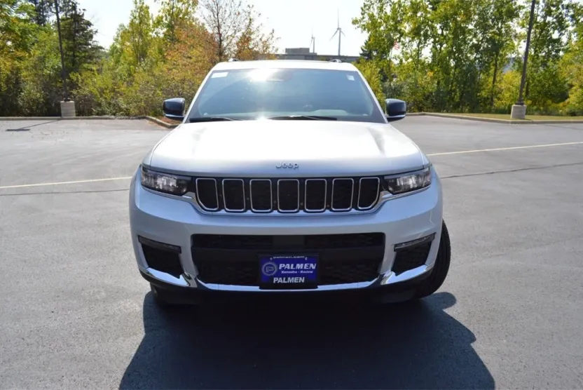 2025 Jeep Grand Cherokee Limited photo 1