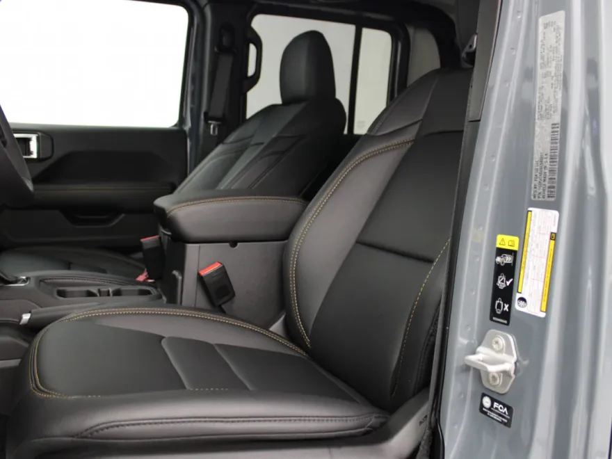 2025 Jeep Gladiator Sport photo 1