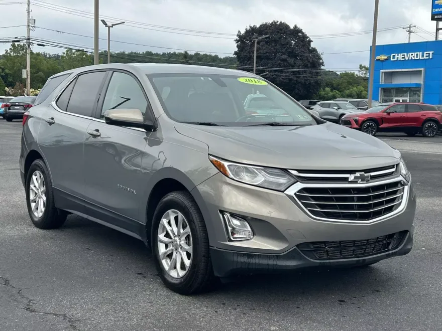 2018 Chevrolet Equinox LT photo 1